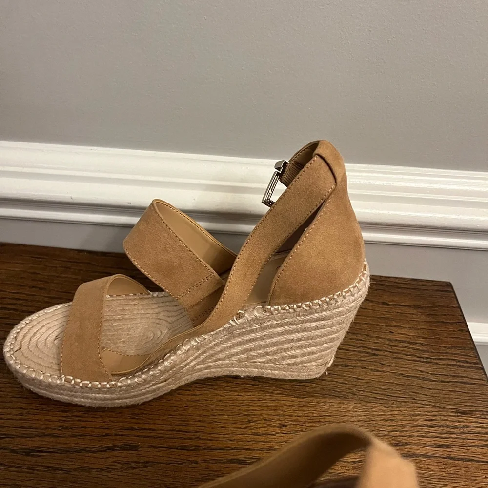 INC Beige Platform Catiana Almond Toe‎ Wedge Buckle Espadrille Shoes 8.5